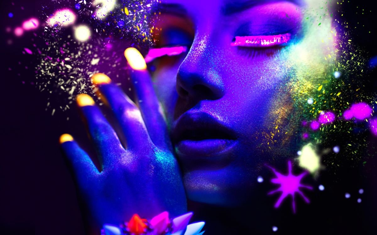 20 Neon Nail Designs to Amp Up Your Style