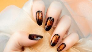 15 Dark Nail Ideas